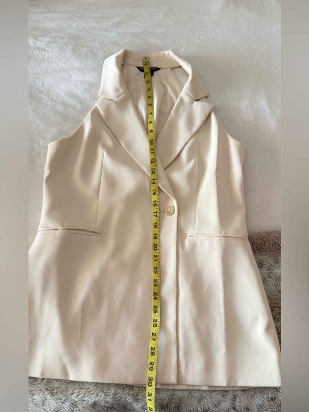 French Connection Cream Sleeveless Blazer in size 10 NWT - Picture 11 of 13